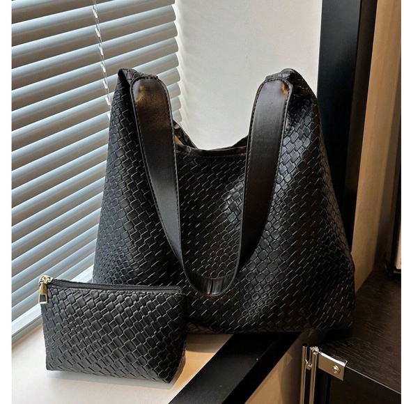 Luxe Vegan Leather Textured Shoulder Bag Set - Picture 2 of 10